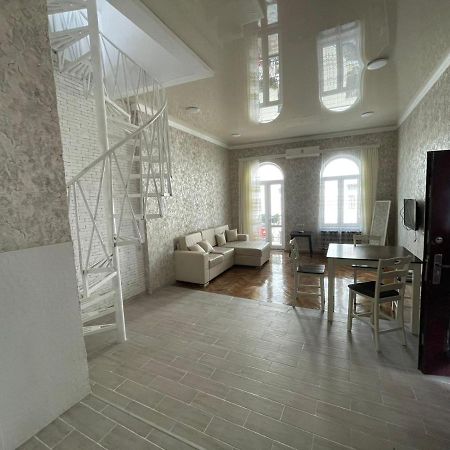 Центр Города Батуми Apartment Rustaveli 13 Extérieur photo