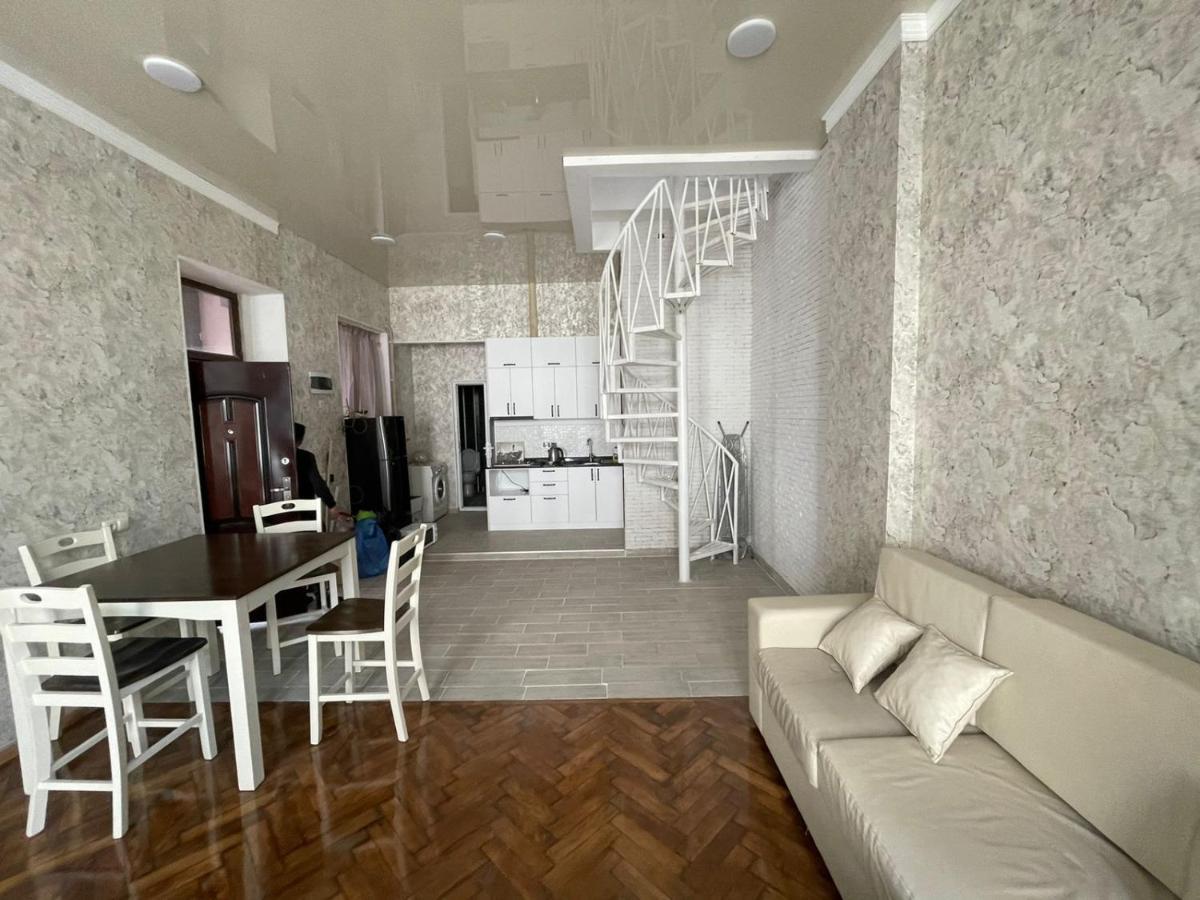 Центр Города Батуми Apartment Rustaveli 13 Extérieur photo