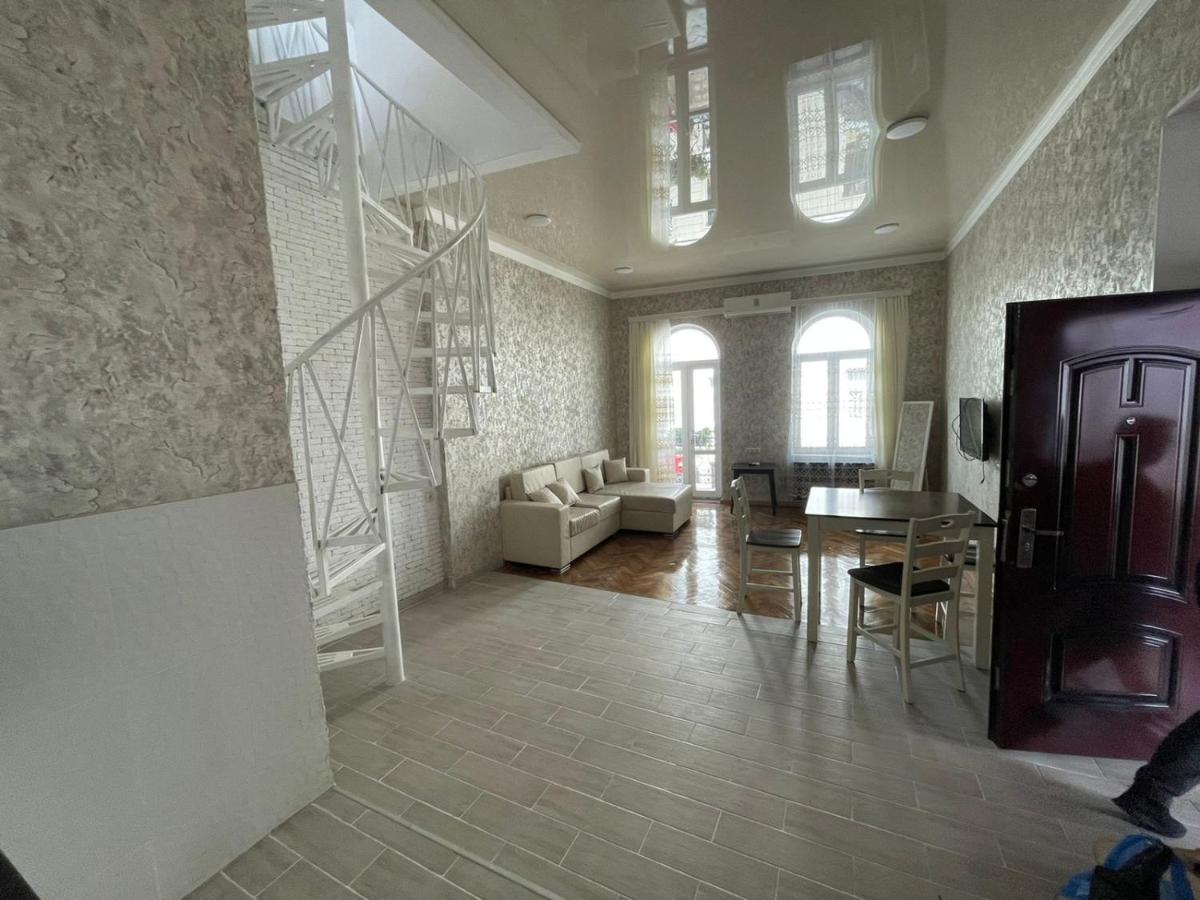 Центр Города Батуми Apartment Rustaveli 13 Extérieur photo